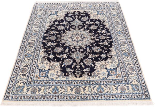 Nain Persian Rug 153 × 204 cm, Wool and Silk, hand-knotted — view 2 Nain Persian Rug 153 × 204 cm, Wool and Silk, hand-knotted — view 2