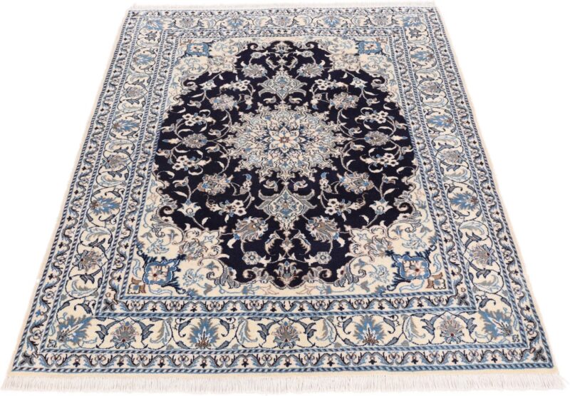 Nain Persian Rug 153 × 204 cm, Wool and Silk, hand-knotted — view 2 Nain Persian Rug 153 × 204 cm, Wool and Silk, hand-knotted — view 2