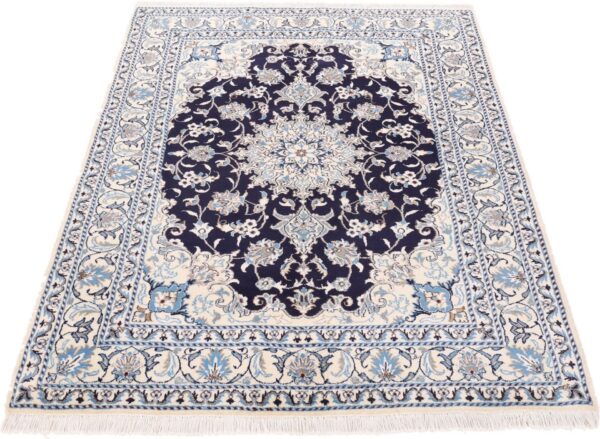 Nain Persian Rug 153 × 204 cm, Wool and Silk, hand-knotted — view 3 Nain Persian Rug 153 × 204 cm, Wool and Silk, hand-knotted — view 3