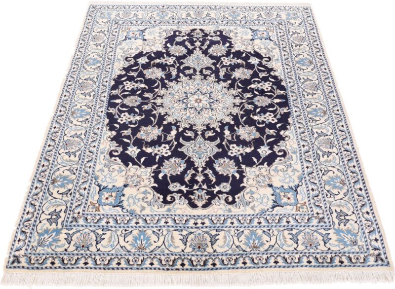 Nain Persian Rug 153 × 204 cm, Wool and Silk, hand-knotted — view 3 Nain Persian Rug 153 × 204 cm, Wool and Silk, hand-knotted — view 3
