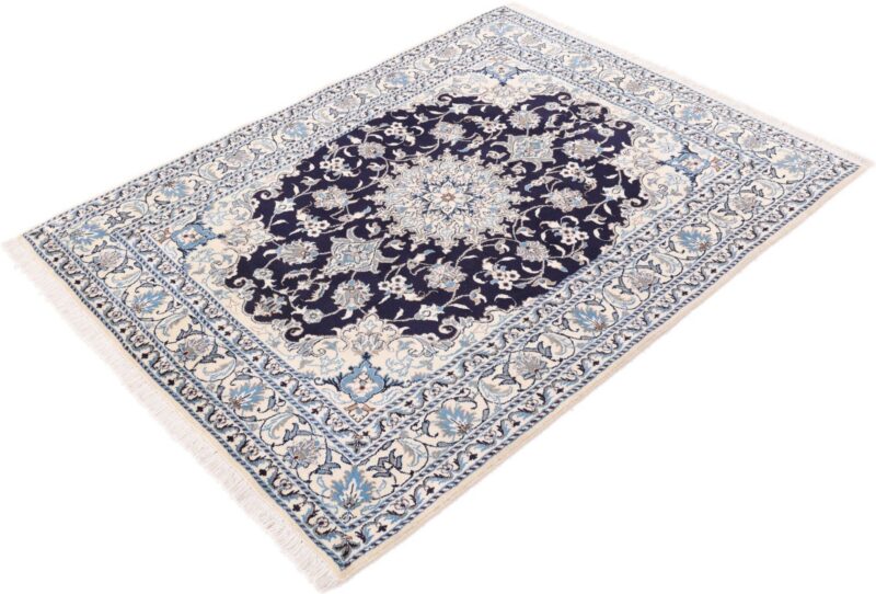 Nain Persian Rug 153 × 204 cm, Wool and Silk, hand-knotted — view 5 Nain Persian Rug 153 × 204 cm, Wool and Silk, hand-knotted — view 5