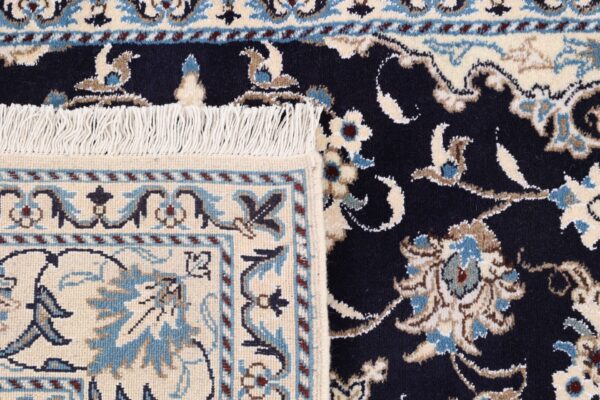 Nain Persian Rug 153 × 204 cm, Wool and Silk, hand-knotted — view 7 Nain Persian Rug 153 × 204 cm, Wool and Silk, hand-knotted — view 7