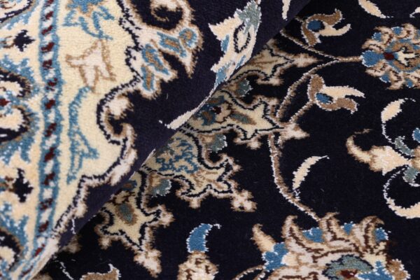 Nain Persian Rug 153 × 204 cm, Wool and Silk, hand-knotted — view 8 Nain Persian Rug 153 × 204 cm, Wool and Silk, hand-knotted — view 8