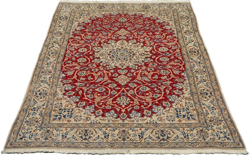 Nain Persian Rug 157 × 247 cm, Wool and Silk, hand-knotted — view 2 Nain Persian Rug 157 × 247 cm, Wool and Silk, hand-knotted — view 2