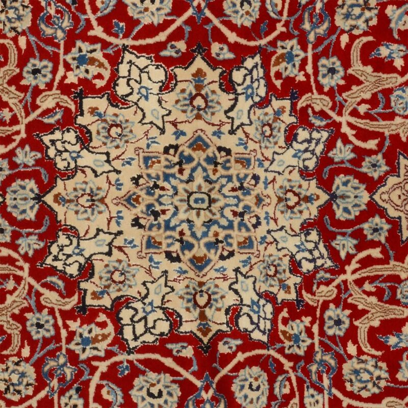 Nain Persian Rug 157 × 247 cm, Wool and Silk, hand-knotted — view 4 Nain Persian Rug 157 × 247 cm, Wool and Silk, hand-knotted — view 4