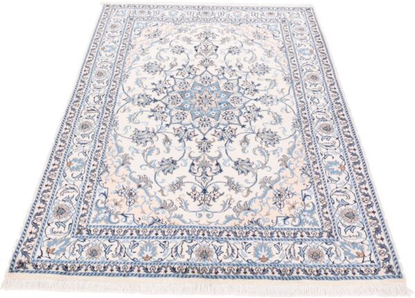 Nain Persian Rug 167 × 243 cm, Wool and Silk, hand-knotted — view 3