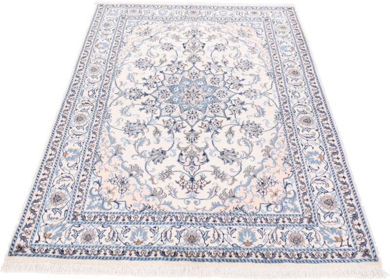 Nain Persian Rug 167 × 243 cm, Wool and Silk, hand-knotted — view 3