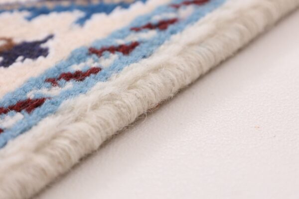 Nain Persian Rug 167 × 243 cm, Wool and Silk, hand-knotted — view 6