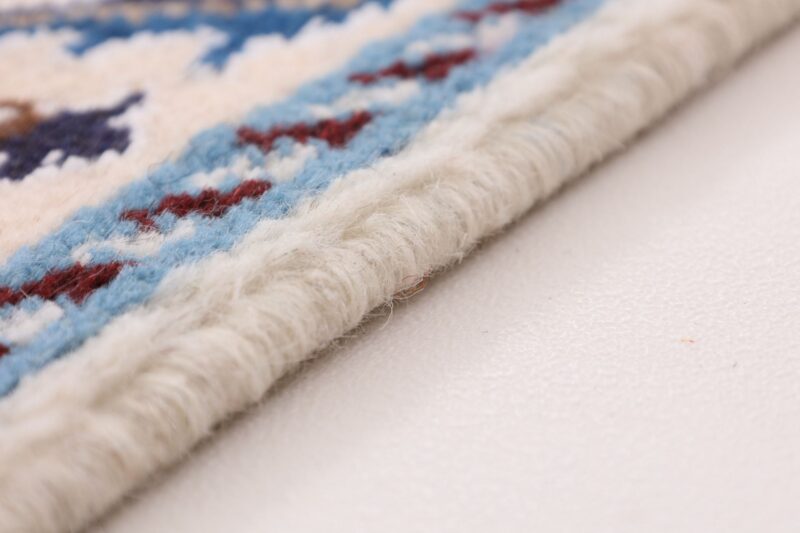 Nain Persian Rug 167 × 243 cm, Wool and Silk, hand-knotted — view 6