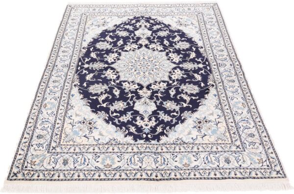 Nain Persian Rug 168 × 238 cm, Wool and Silk, hand-knotted — view 3