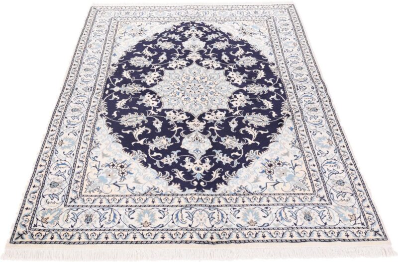 Nain Persian Rug 168 × 238 cm, Wool and Silk, hand-knotted — view 3