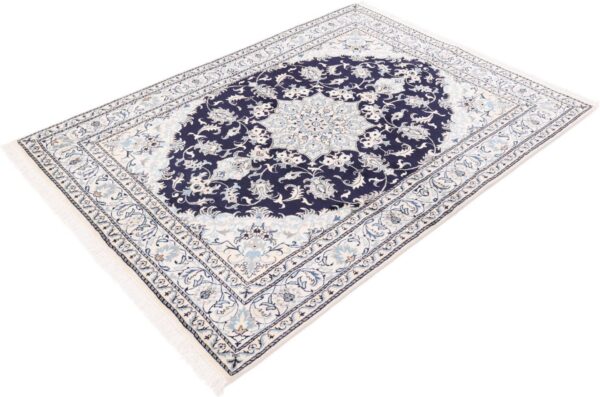 Nain Persian Rug 168 × 238 cm, Wool and Silk, hand-knotted — view 5