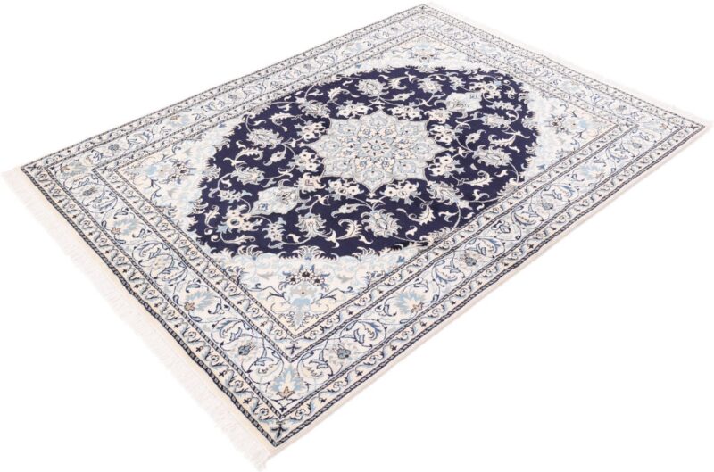 Nain Persian Rug 168 × 238 cm, Wool and Silk, hand-knotted — view 5