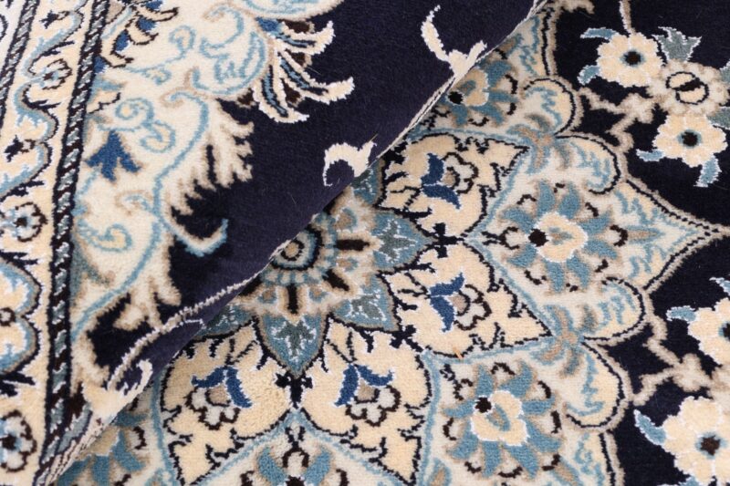 Nain Persian Rug 168 × 238 cm, Wool and Silk, hand-knotted — view 8