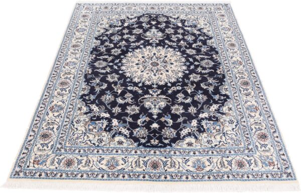 Nain Persian Rug 170 × 235 cm, Wool and Silk, hand-knotted — view 2