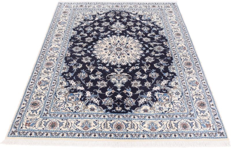 Nain Persian Rug 170 × 235 cm, Wool and Silk, hand-knotted — view 2