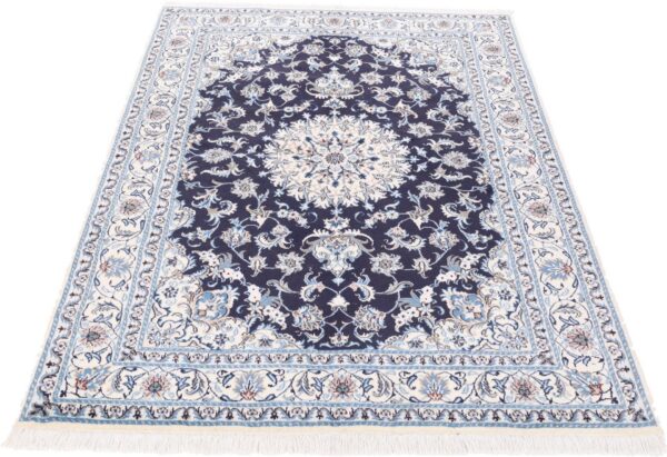 Nain Persian Rug 170 × 235 cm, Wool and Silk, hand-knotted — view 3