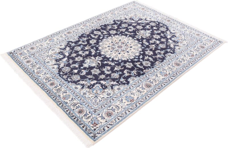 Nain Persian Rug 170 × 235 cm, Wool and Silk, hand-knotted — view 5