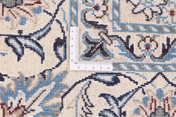 Nain Persian Rug 170 × 235 cm, Wool and Silk, hand-knotted — view 9
