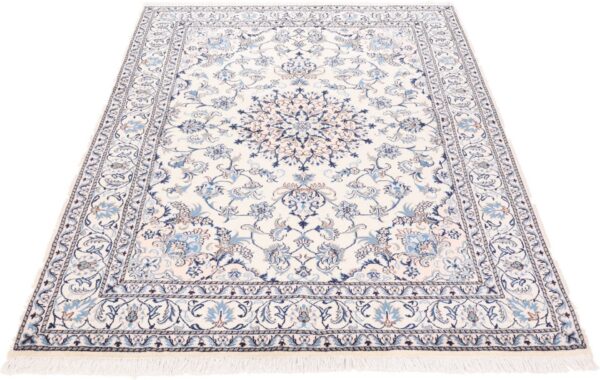 Nain Persian Rug 170 × 245 cm, Wool and Silk, hand-knotted — view 3