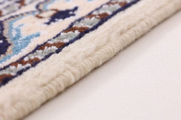 Nain Persian Rug 170 × 245 cm, Wool and Silk, hand-knotted — view 6