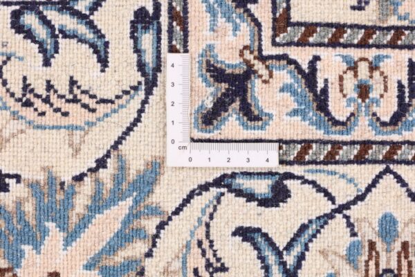 Nain Persian Rug 170 × 245 cm, Wool and Silk, hand-knotted — view 9