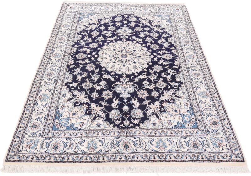 Nain Persian Rug 171 × 258 cm, Wool and Silk, hand-knotted — view 3