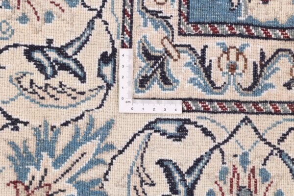 Nain Persian Rug 171 × 258 cm, Wool and Silk, hand-knotted — view 9