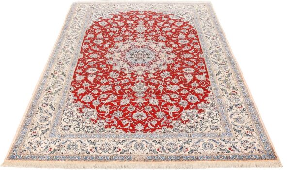 Nain Persian Rug 175 × 292 cm, Wool and Silk, hand-knotted — view 4 Nain Persian Rug 175 × 292 cm, Wool and Silk, hand-knotted — view 4