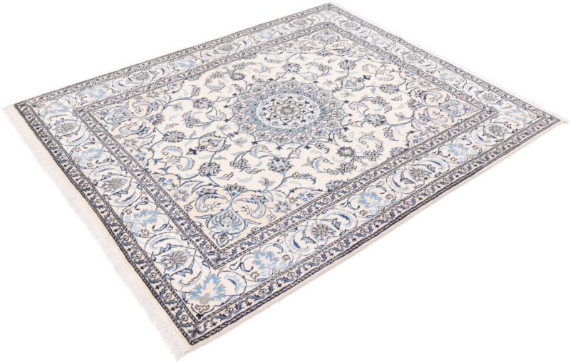 Nain Persian Rug 190 × 242 cm, Wool and Silk, hand-knotted — view 5