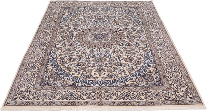 Nain Persian Rug 193 × 298 cm, Wool and Silk, hand-knotted — view 2