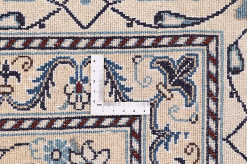 Nain Persian Rug 196 × 200 cm, Wool and Silk, hand-knotted — view 8 Nain Persian Rug 196 × 200 cm, Wool and Silk, hand-knotted — view 8