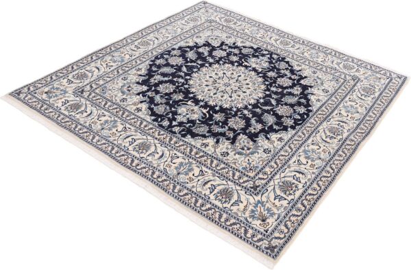 Nain Persian Rug 196 × 200 cm, Wool and Silk, hand-knotted — view 4 Nain Persian Rug 196 × 200 cm, Wool and Silk, hand-knotted — view 4