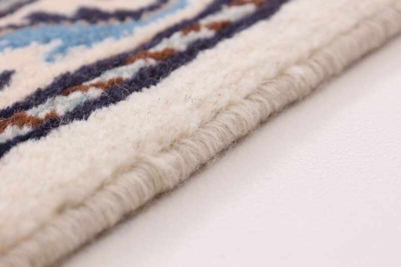 Nain Persian Rug 200 × 293 cm, Wool and Silk, hand-knotted — view 6 Nain Persian Rug 200 × 293 cm, Wool and Silk, hand-knotted — view 6
