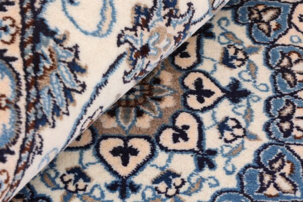 Nain Persian Rug 200 × 293 cm, Wool and Silk, hand-knotted — view 8 Nain Persian Rug 200 × 293 cm, Wool and Silk, hand-knotted — view 8