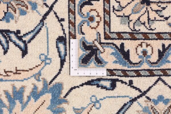 Nain Persian Rug 200 × 293 cm, Wool and Silk, hand-knotted — view 9 Nain Persian Rug 200 × 293 cm, Wool and Silk, hand-knotted — view 9
