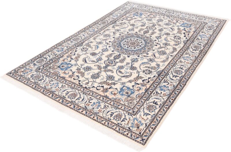 Nain Persian Rug 200 × 293 cm, Wool and Silk, hand-knotted — view 4 Nain Persian Rug 200 × 293 cm, Wool and Silk, hand-knotted — view 4