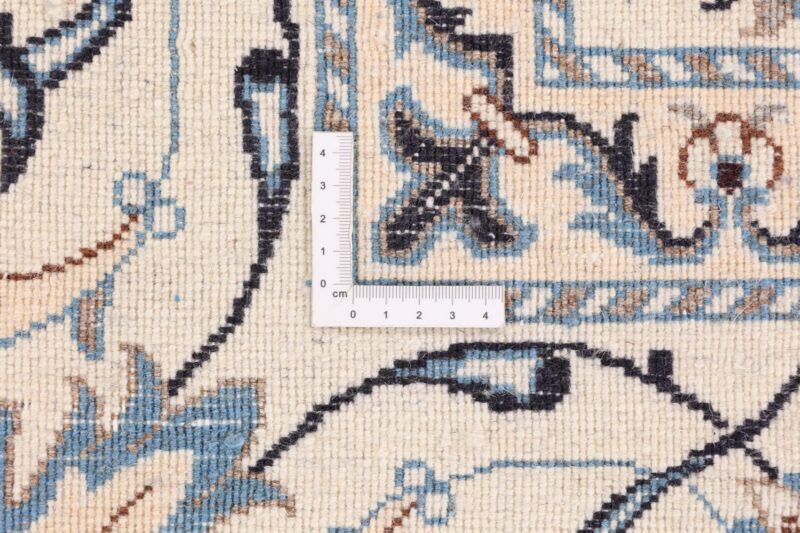 Nain Persian Rug 200 × 294 cm, Wool and Silk, hand-knotted — view 9