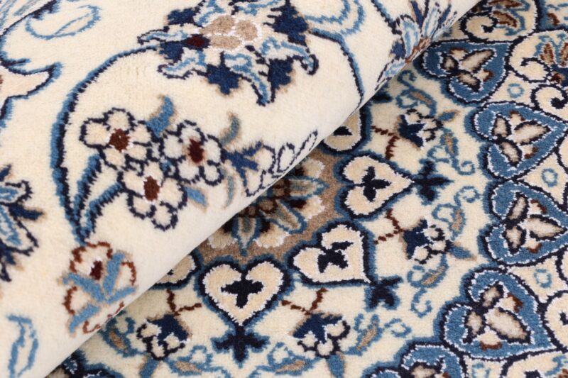 Nain Persian Rug 200 × 295 cm, Wool and Silk, hand-knotted — view 8
