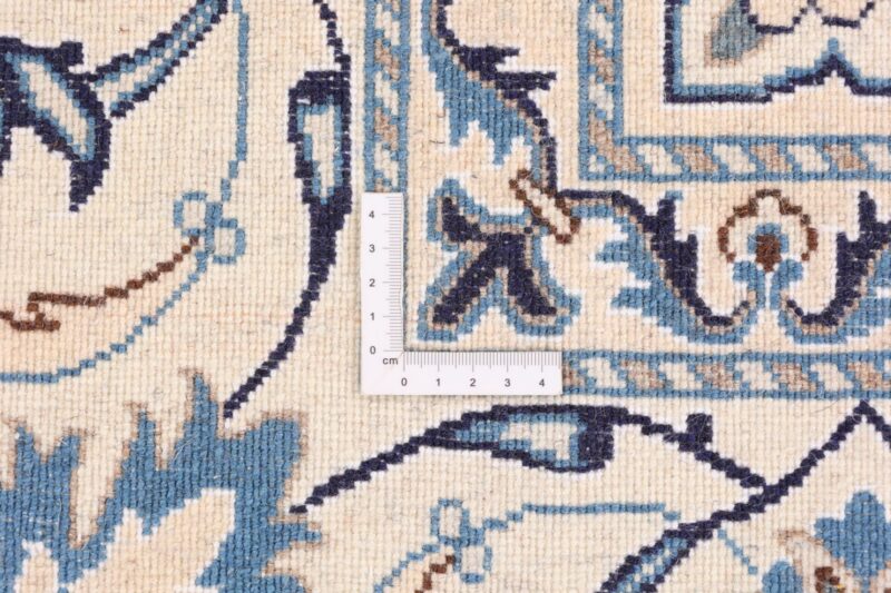 Nain Persian Rug 200 × 295 cm, Wool and Silk, hand-knotted — view 9