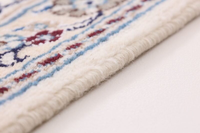Nain Persian Rug 200 × 298 cm, Wool and Silk, hand-knotted — view 6 Nain Persian Rug 200 × 298 cm, Wool and Silk, hand-knotted — view 6