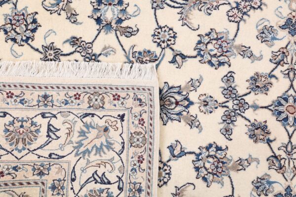 Nain Persian Rug 200 × 298 cm, Wool and Silk, hand-knotted — view 7 Nain Persian Rug 200 × 298 cm, Wool and Silk, hand-knotted — view 7