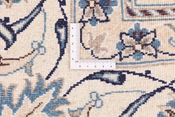 Nain Persian Rug 200 × 298 cm, Wool and Silk, hand-knotted — view 9 Nain Persian Rug 200 × 298 cm, Wool and Silk, hand-knotted — view 9