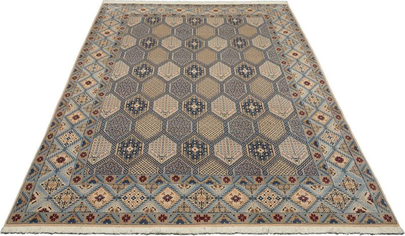 Nain Persian Rug 200 × 300 cm, Wool and Silk, hand-knotted — view 2 Nain Persian Rug 200 × 300 cm, Wool and Silk, hand-knotted — view 2