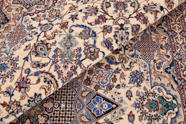 Nain Persian Rug 200 × 303 cm, Wool and Silk, hand-knotted — view 8 Nain Persian Rug 200 × 303 cm, Wool and Silk, hand-knotted — view 8