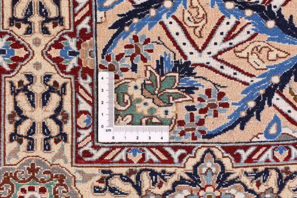 Nain Persian Rug 200 × 303 cm, Wool and Silk, hand-knotted — view 9 Nain Persian Rug 200 × 303 cm, Wool and Silk, hand-knotted — view 9