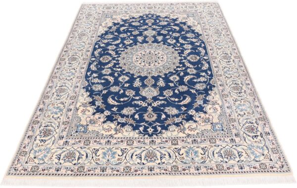 Nain Persian Rug 202 × 304 cm, Wool and Silk, hand-knotted — view 2