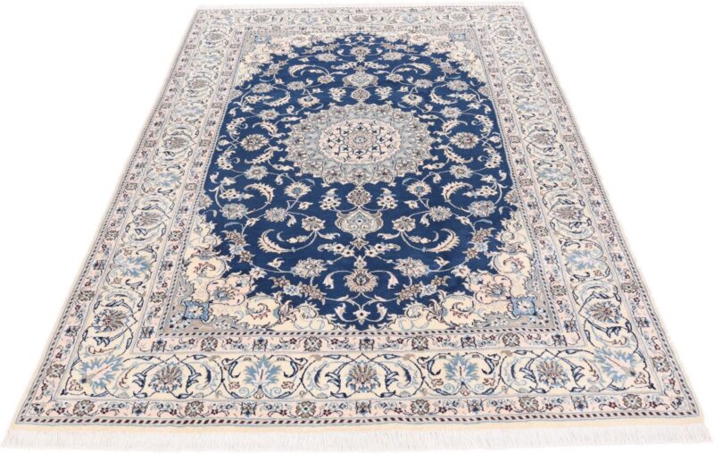 Nain Persian Rug 202 × 304 cm, Wool and Silk, hand-knotted — view 2