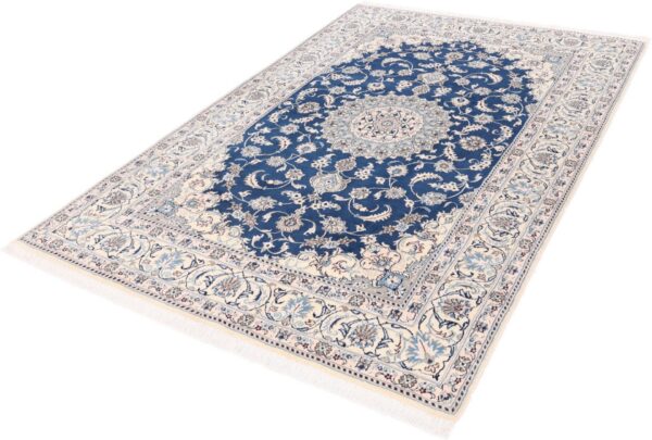 Nain Persian Rug 202 × 304 cm, Wool and Silk, hand-knotted — view 4