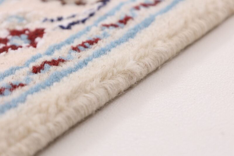 Nain Persian Rug 202 × 304 cm, Wool and Silk, hand-knotted — view 6